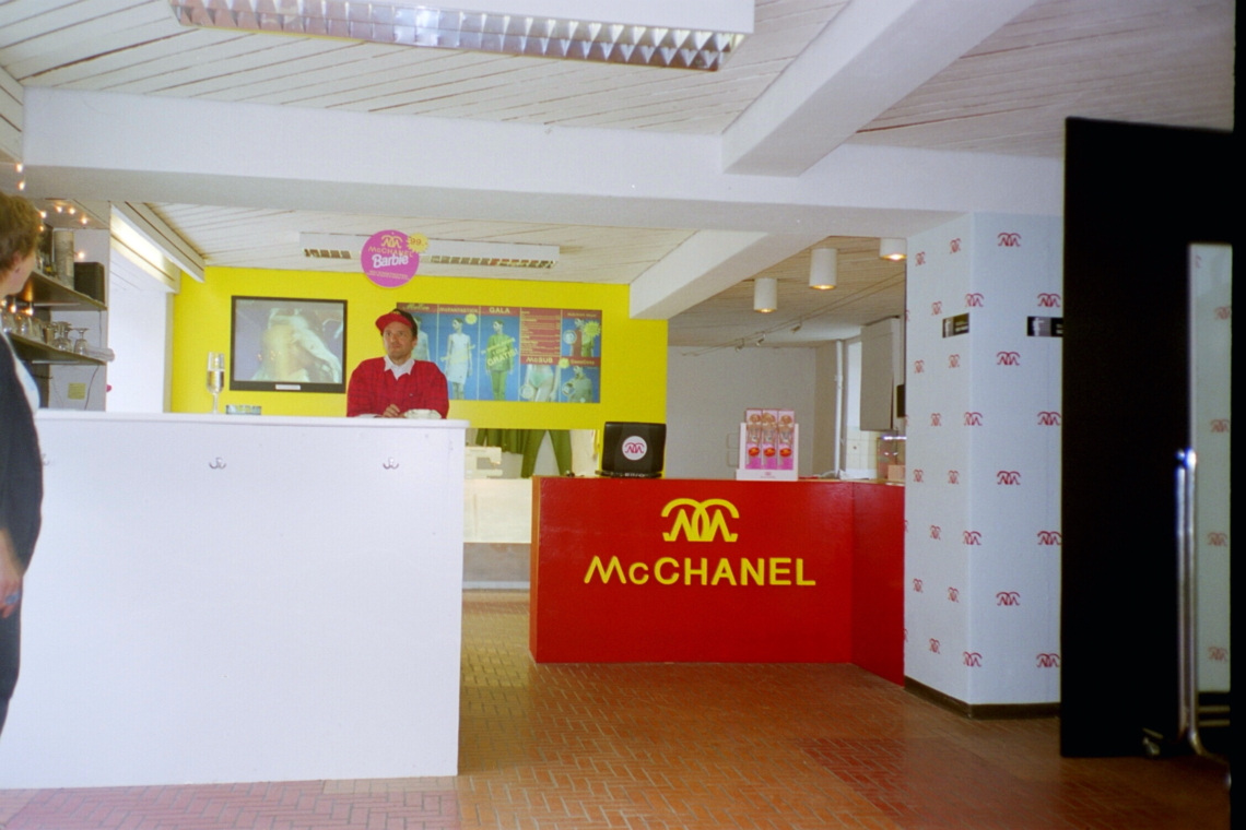 Ladeneröffnung, McChanel Fast Fashion, message salon Rigiplatz, Zürich