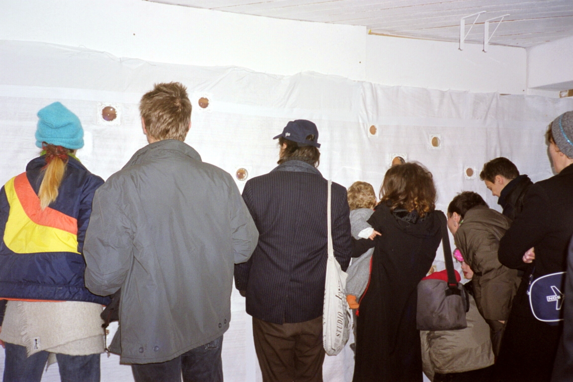 Bella Angora und Christian Falsnaes "Feel" Performance, message salon Rigiplatz, Zürich