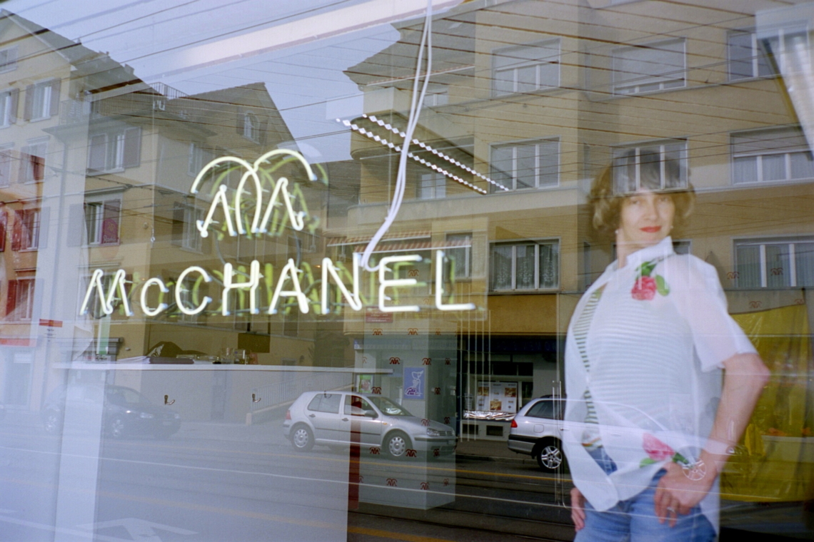 McChanel Fast Fashion, message salon Rigiplatz, Zürich