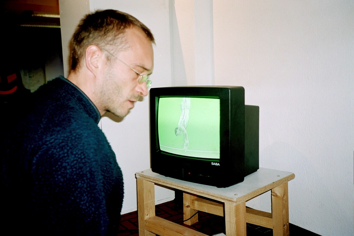 Davix "Drop Aera 2002", Aufbau der Ausstellung, message salon Rigiplatz, Zürich