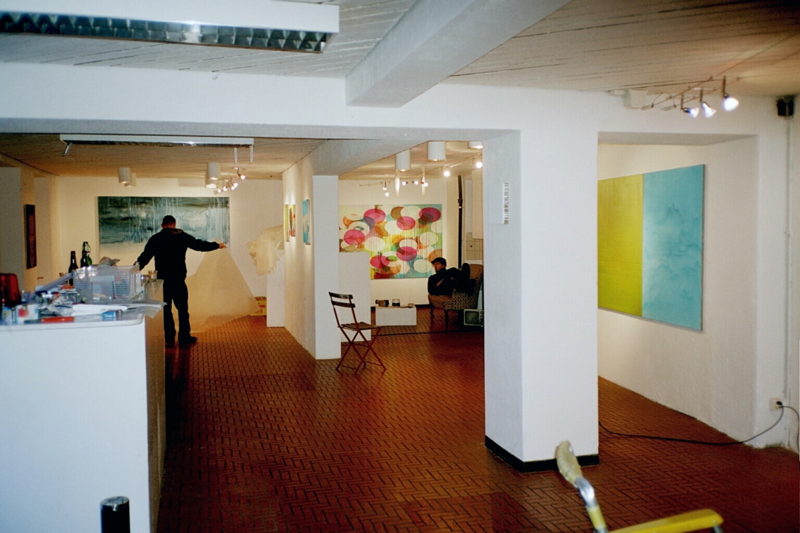 Davix "Drop Aera 2002", Aufbau der Ausstellung, message salon Rigiplatz, Zürich