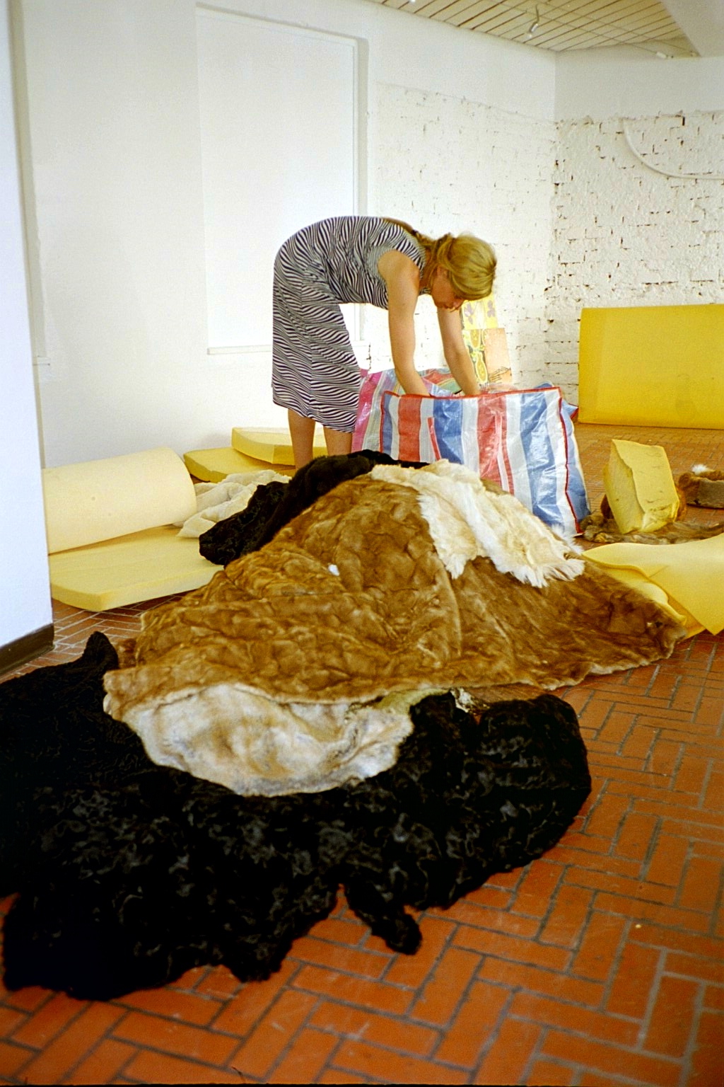 Ehfa Hiltbrunner "Tiere", Aufbau der Ausstellung, message salon Rigiplatz, Zürich