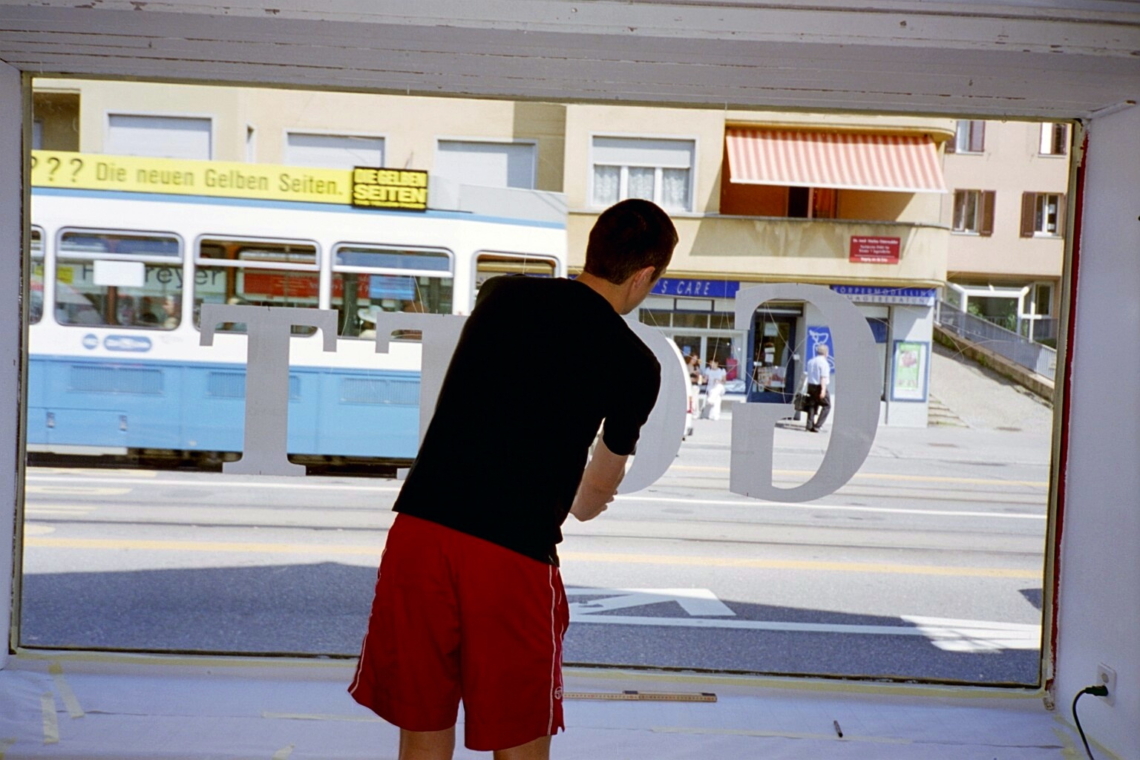 "Freiheit", Aufbau der Installation, message salon Rigiplatz, Zürich