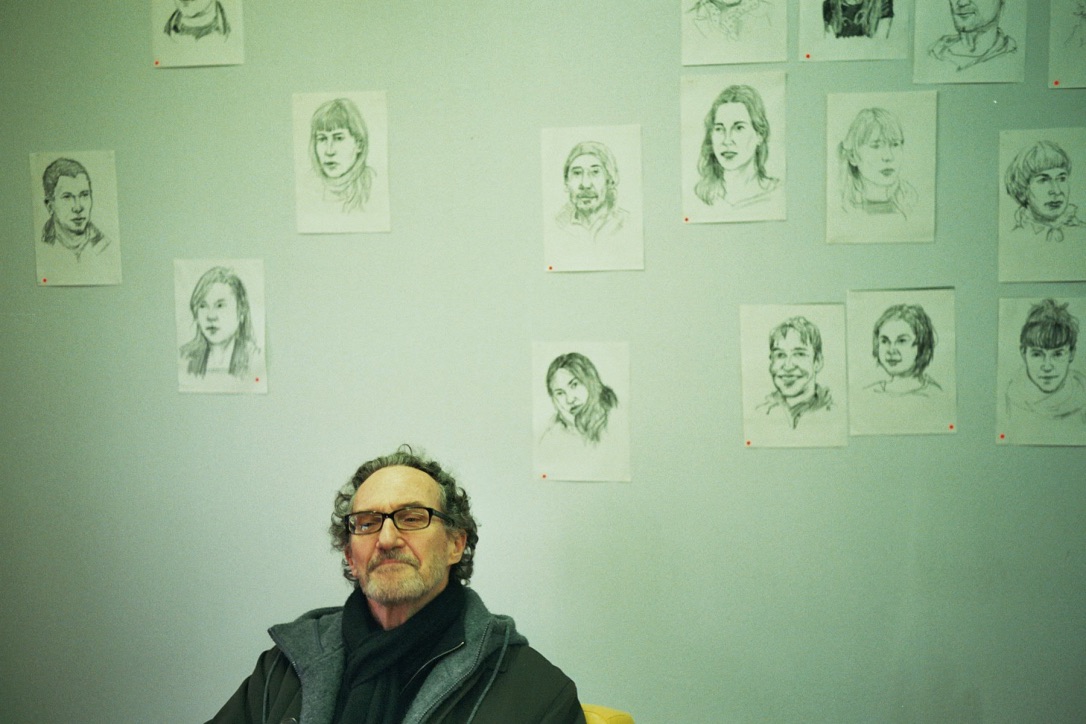 Navid Tschopp "Facebook", message salon, shop window Brauerstrasse, Perla-Mode, Zurich