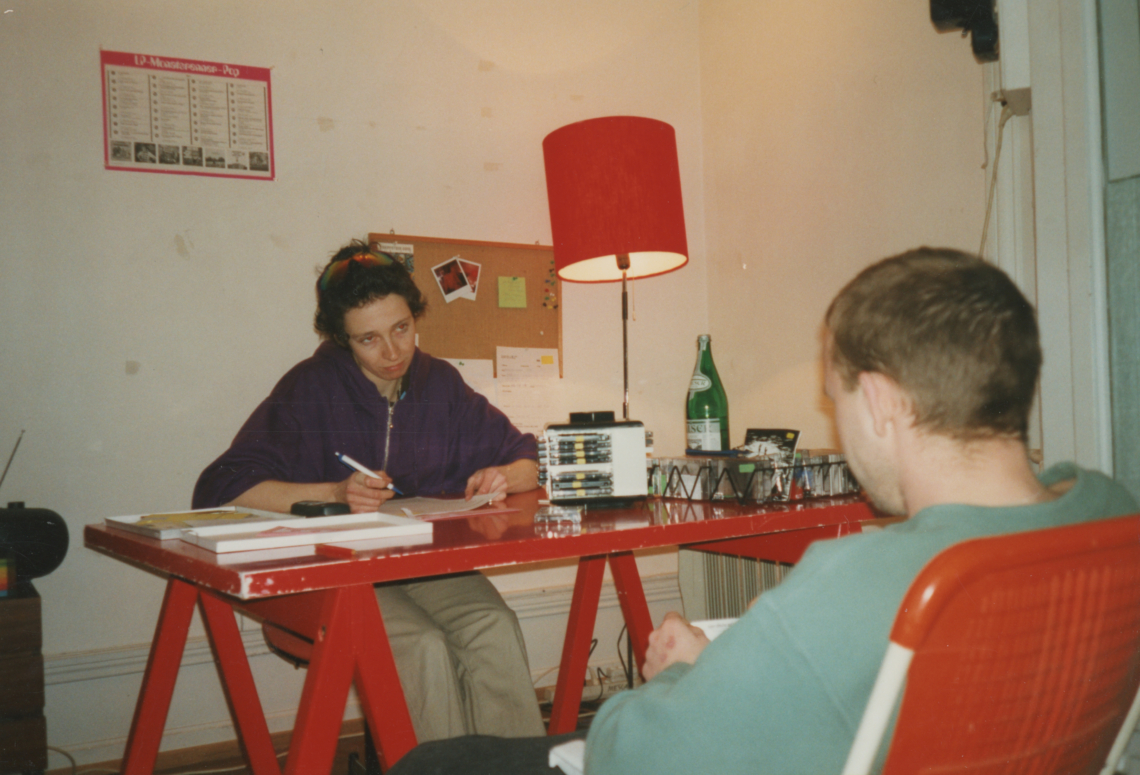 "message salon Kasssettenshop,-Office" Esther Eppstein, 1997