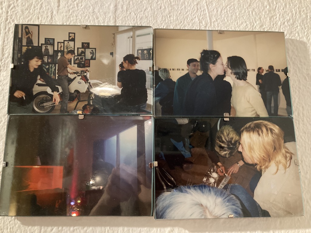 "message salon Ankerstrasse 6", Originalfotos 1996/1997, Archivausstellung, 2022