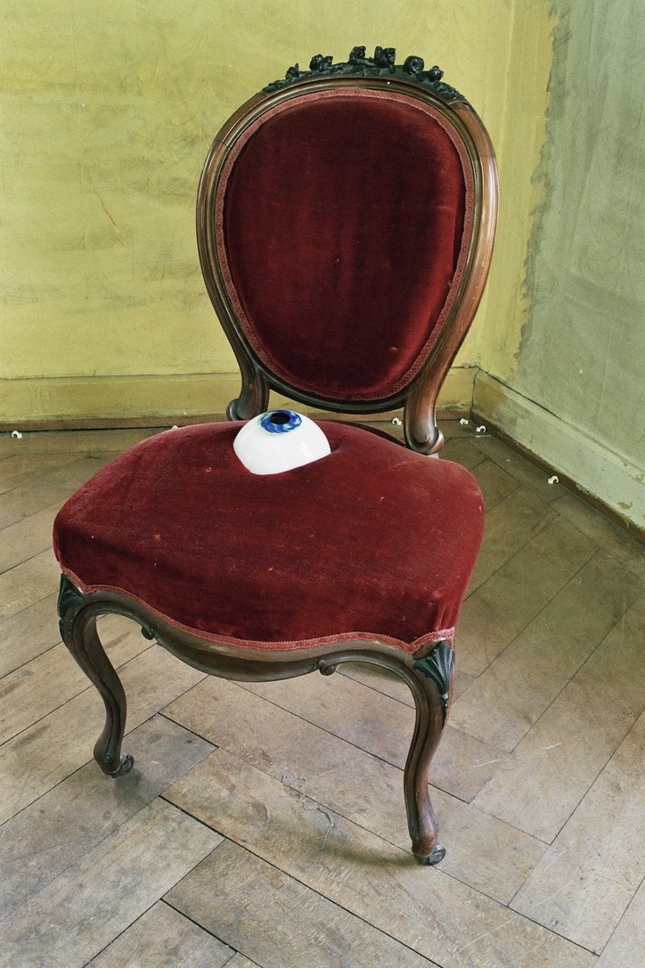 Maya Bringolf "Mammon and Divan", message salon, Perla-Mode, Zurich