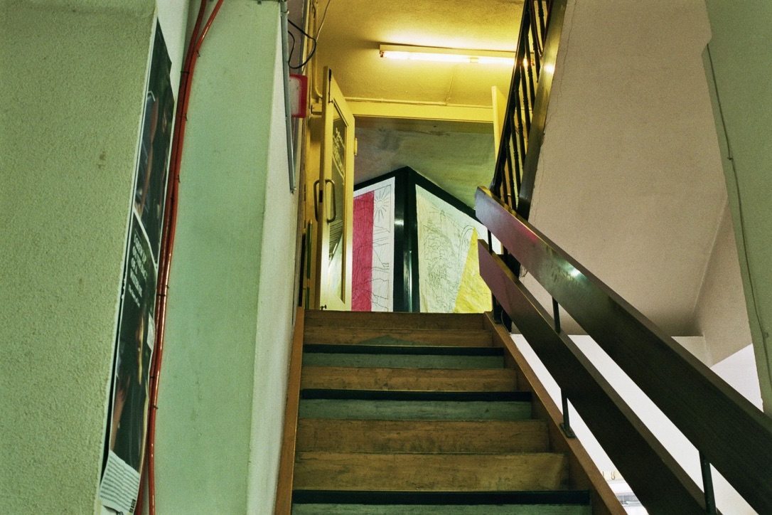 Diego Fernández, "Knorpel Abckyards", view through the doors into the exhibition space message salon, Perla-Mode, Zurich