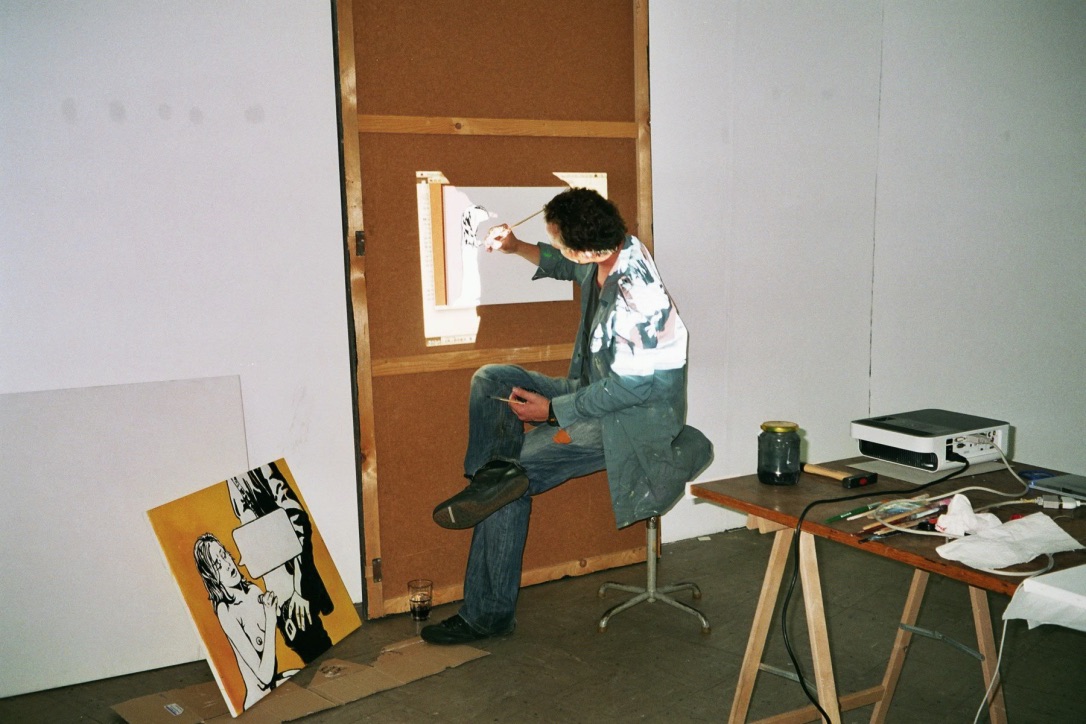 Petr Motycka "Projections", Resümee zum Gerichtsfall, der Künstler produziert Souvenirs zur Ausstellung im message salon, Perla-Mode, Zürich