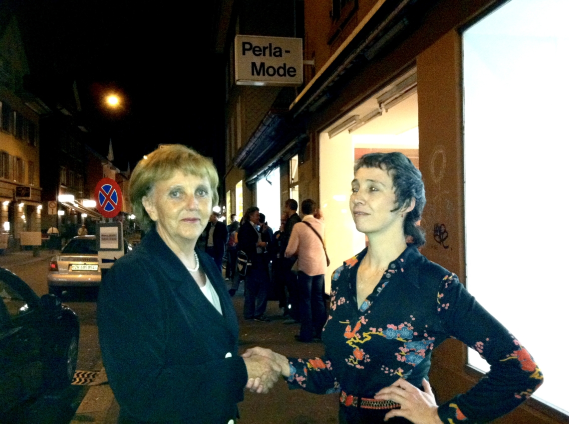 "Who is Who?", Esther Eppstein greets "Angela Merkel" Marianne Schätzle, Brauerstrasse, Perla-Mode, Zurich