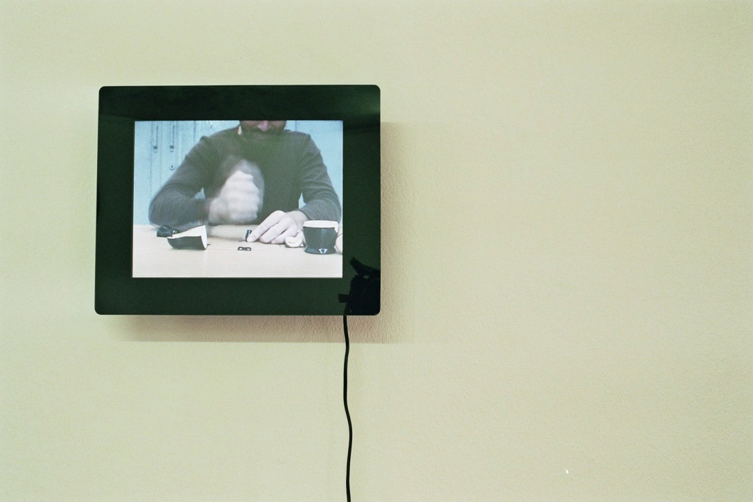 Marco Schuler "Mammon and Divan", video "humdrum" 2009, message salon, Perla-Mode, Zurich