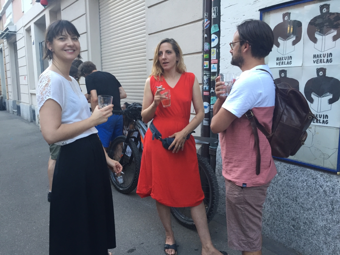 Im Gespräch mit der Kuratorin Sandra Bradvic aus Sarajevo und der Künstlerin Tanja Roscic aus Zürich/Zagreb