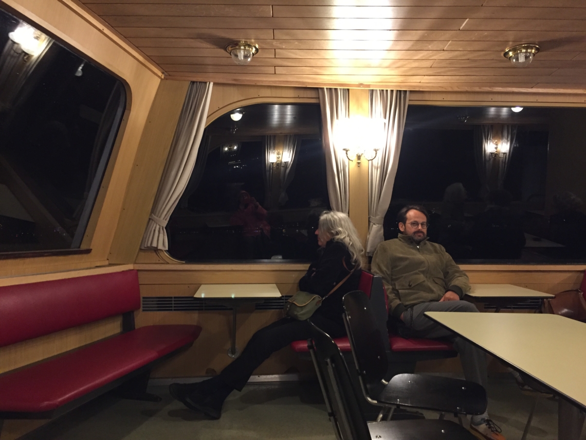 Adnan Softić auf dem Zürichseeschiff, by night