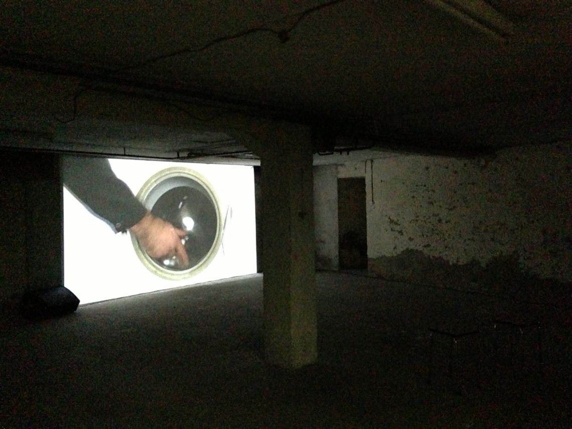 Schwarze Löcher, Installationsansicht, Projektion, message salon 2013