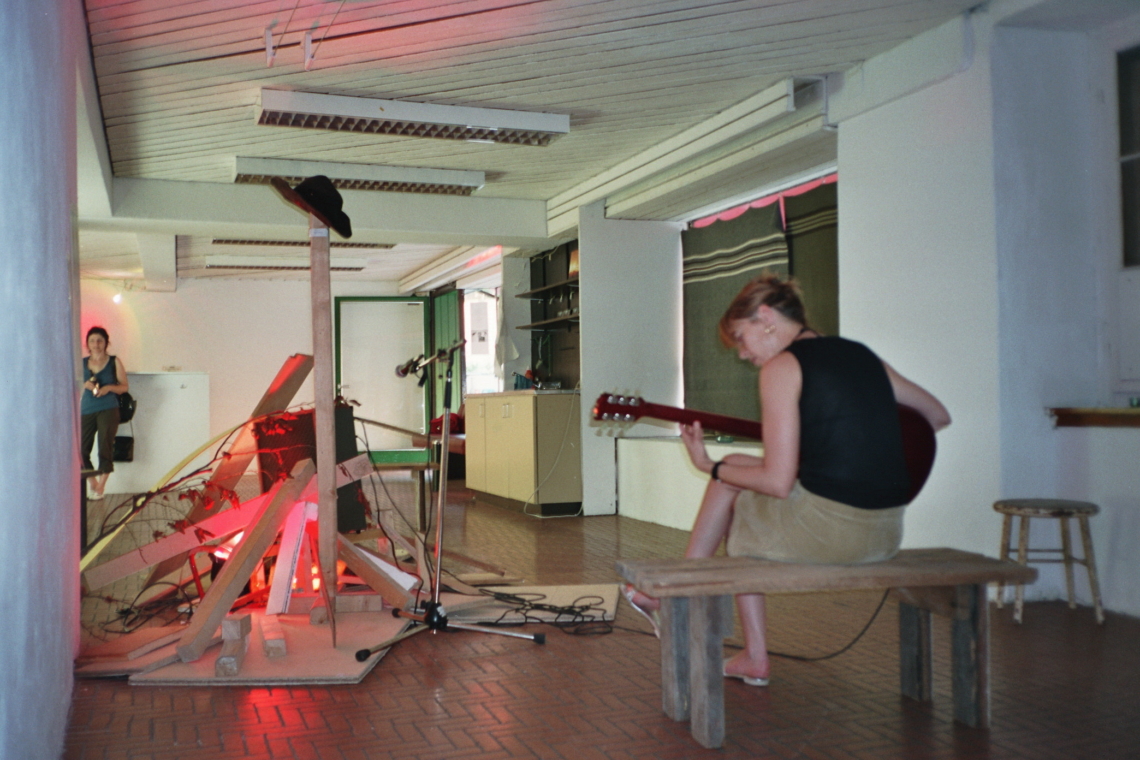 Karin Müller "Lagerfeuer", message salon Rigiplatz, Zürich