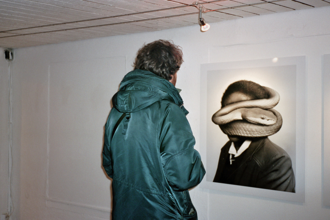 Rockmaster K. Alain Kupper "Women – Always better than you!", message salon Rigiplatz, Zurich