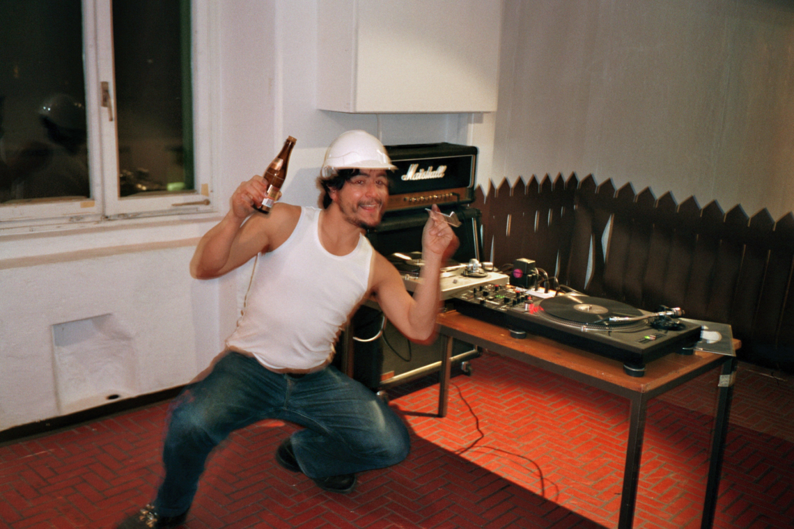 Diego Fernández, Felipe Mujica and Johanna Unzueta "Dispersed Pieces of Something", message salon Rigiplatz, Zurich