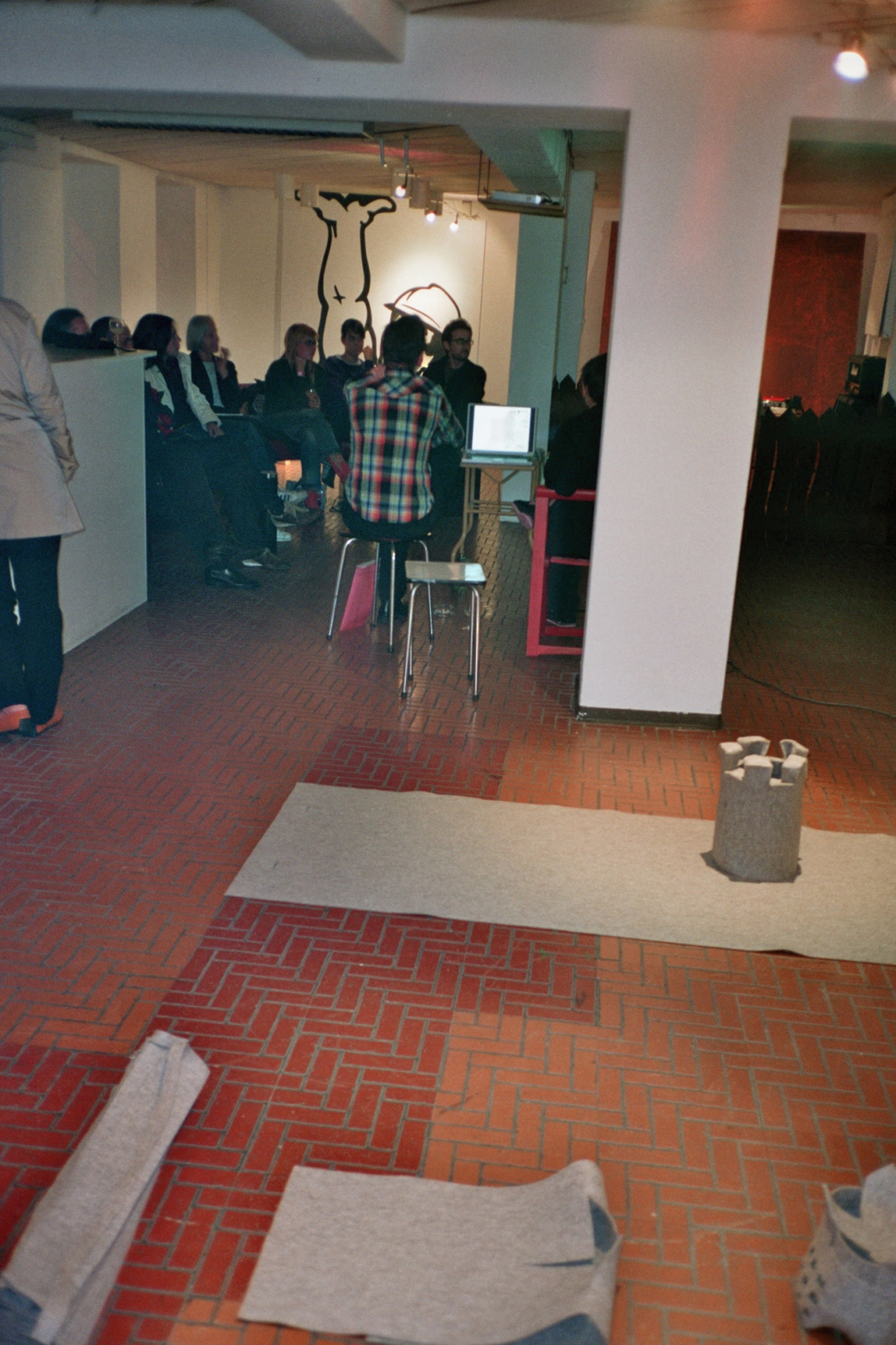 Diego Fernández, Felipe Mujica and Johanna Unzueta "Dispersed Pieces of Something", Artist Talk mit Arthur Miranda, message salon Rigiplatz, Zurich