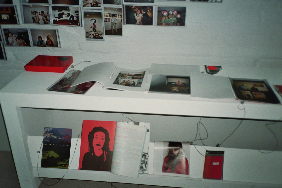 EiEi, Esther Eppstein, message salon Installation, Document Center, Valparaiso, Chile