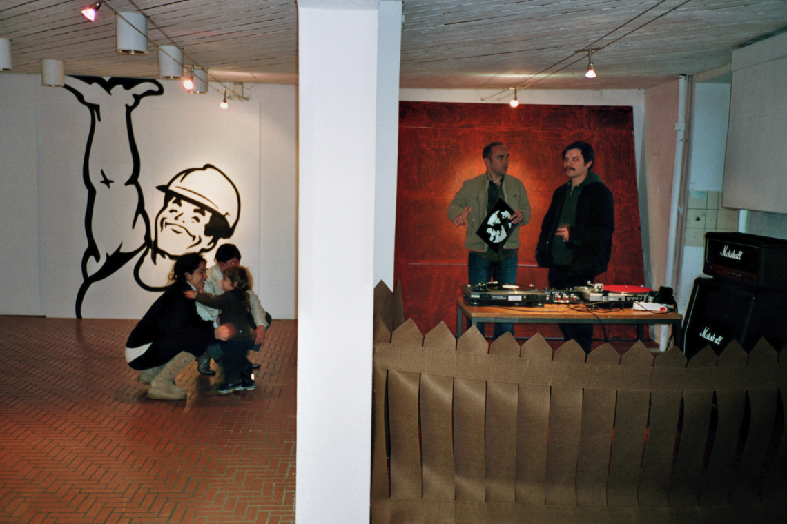 Diego Fernández, Felipe Mujica and Johanna Unzueta "Dispersed Pieces of Something", message salon Rigiplatz, Zurich