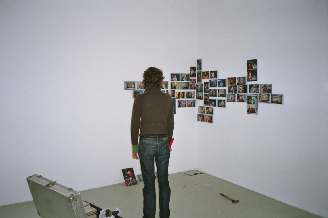 "Run-Spaces", Aufbau message salon, Saskja Rosset, G.d.H.f.b.K, Hamburg, Deutschland 