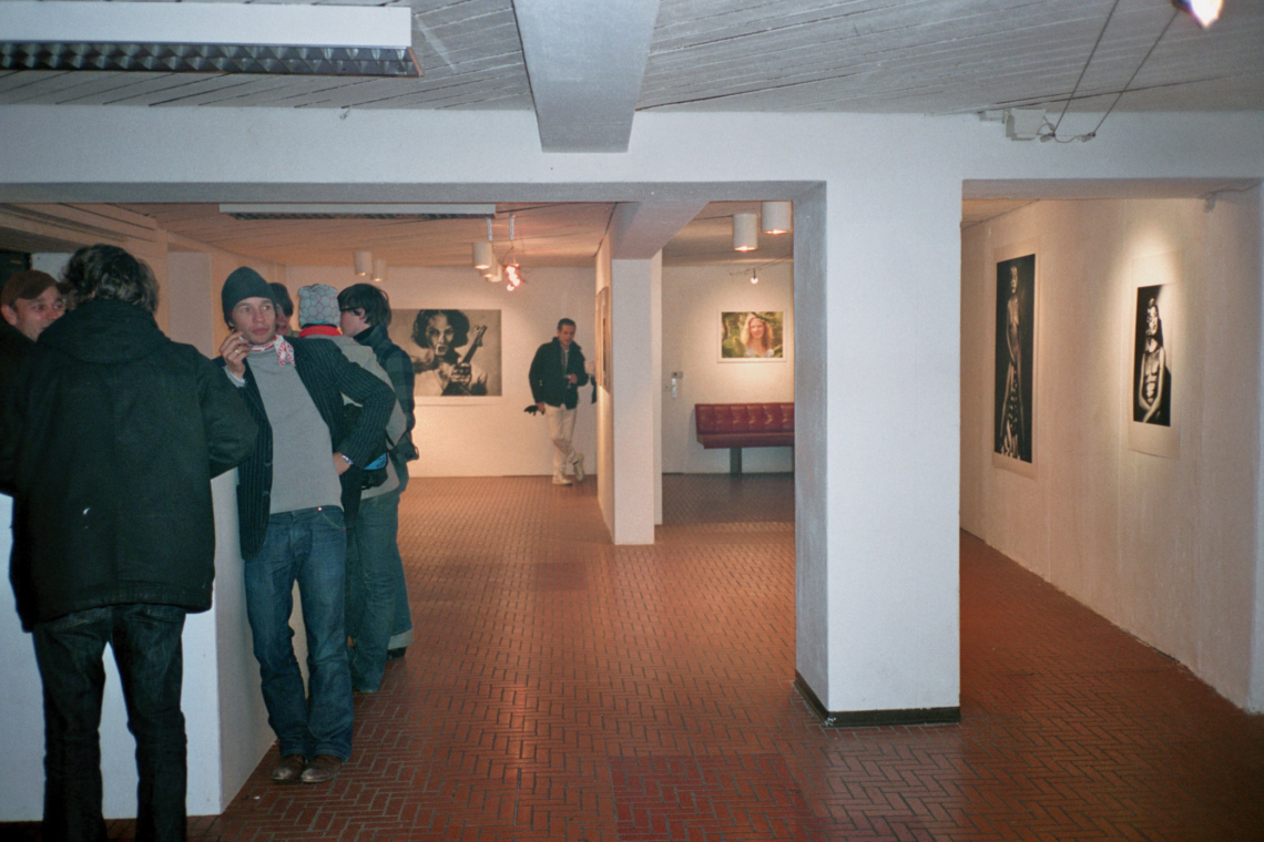 Rockmaster K. Alain Kupper "Women – Always better than you!", message salon Rigiplatz, Zurich