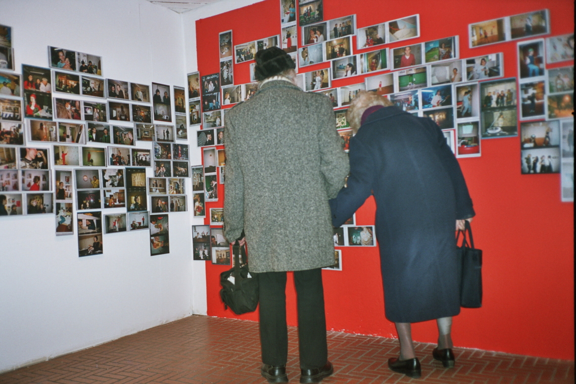 Esther Eppstein, Fotoinstallation "Die message salon Fotoschau", message salon Rigiplatz, Zürich