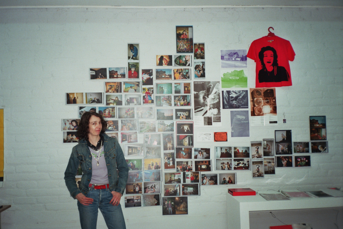 EiEi, Esther Eppstein, message salon Installation, Document Center, Valparaiso, Chile