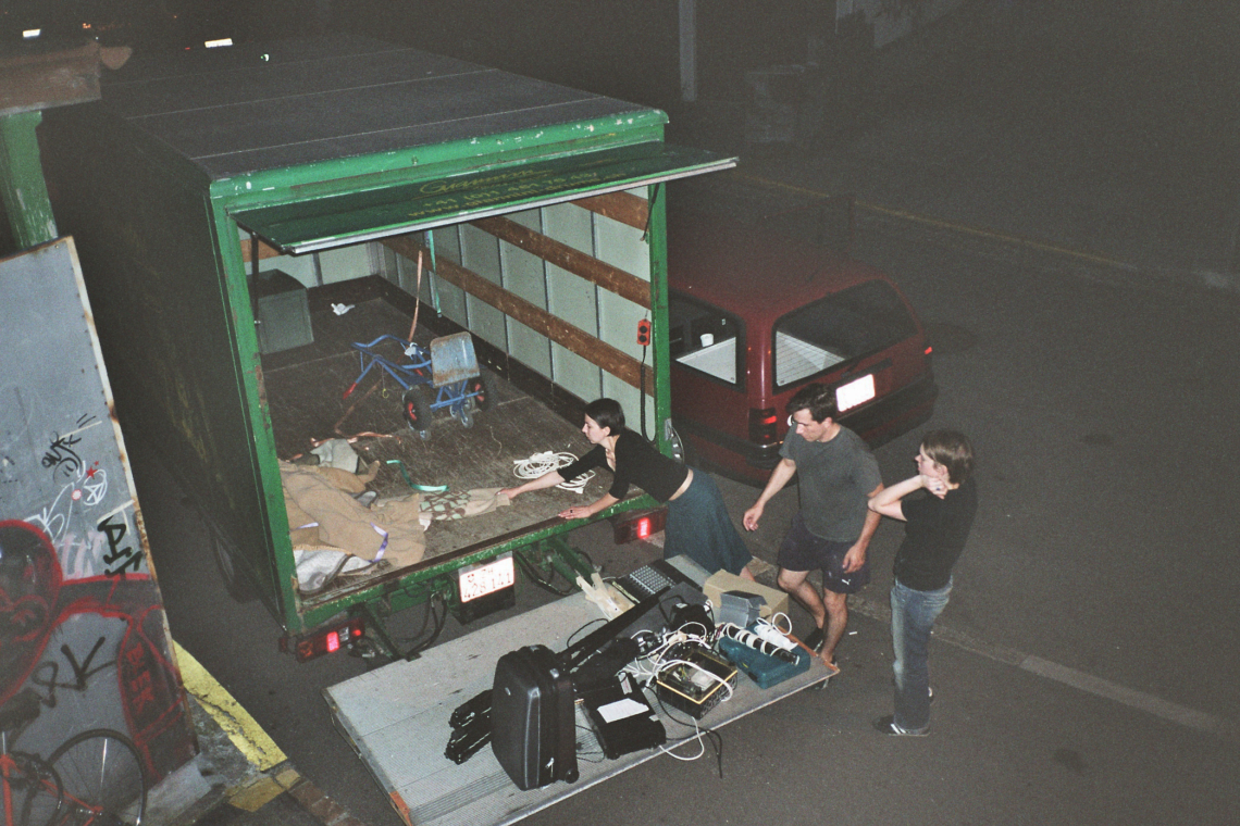 Isabela Branč "Bez naslova – ohne Titel", Aufbau der Ausstellung, message salon Rigplatz, Zürich