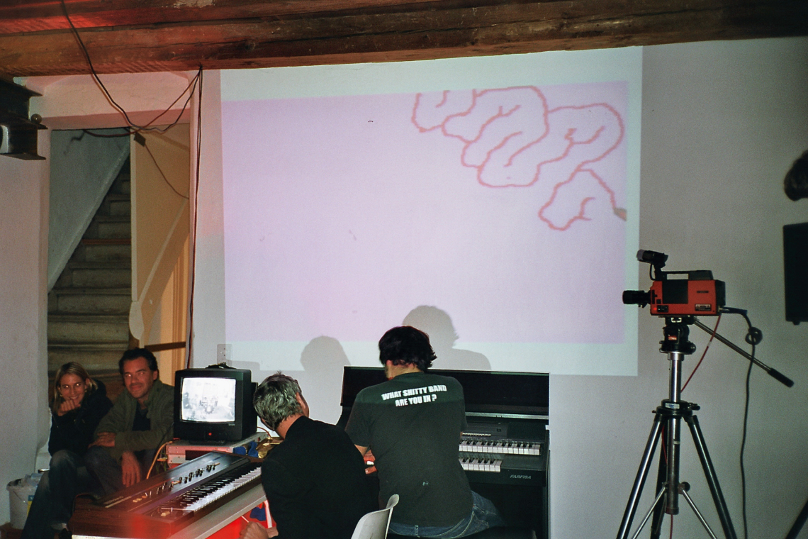 Miss Stini Chatzemusig, d'Rumpelchammere, message salon Rigiplatz, Zürich