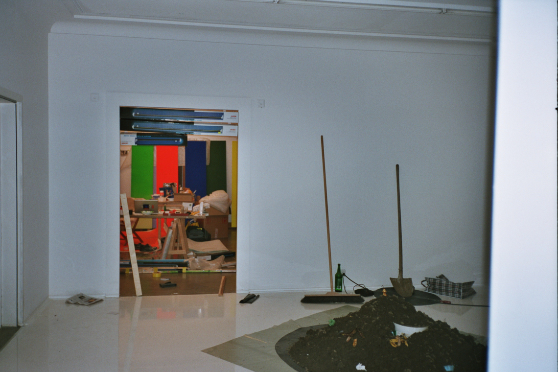 "Esther Eppstein lädt ein, Davix, Franziska Koch, Saskja Rosset und Alexis Saile", Aufbau der Ausstellung, Helmhaus Zürich