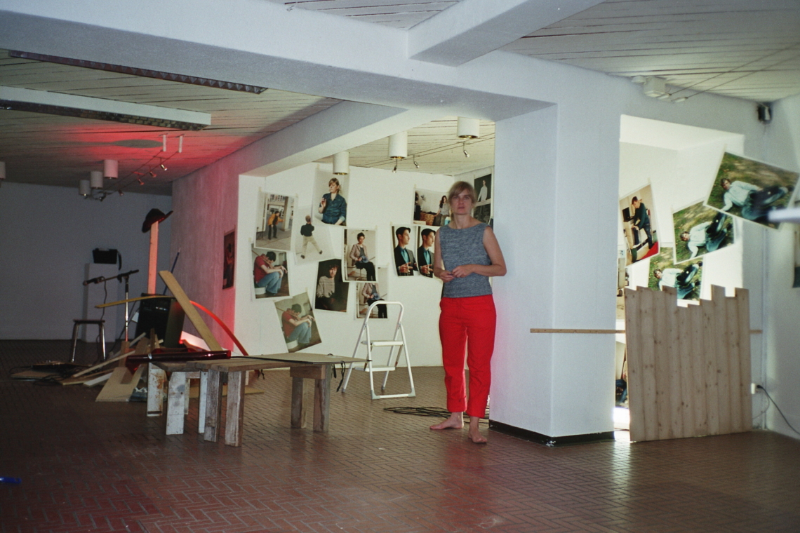 Karin Müller "Lagerfeuer", Aufbau der Ausstellung, message salon Rigiplatz, Zürich