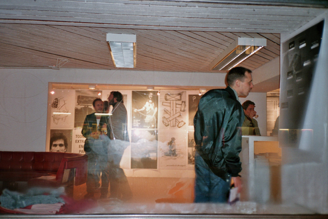 planet22 "microscopium/ out of orbit", message salon Rigiplatz, Zürich