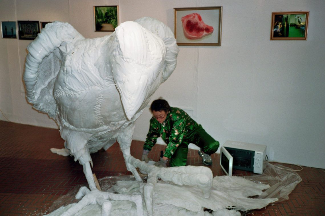 biopop. hinakunst. unkraut. "Jagdfieber", Vernissage, performance by Hiva Strüver, message salon Rigiplatz, Zurich