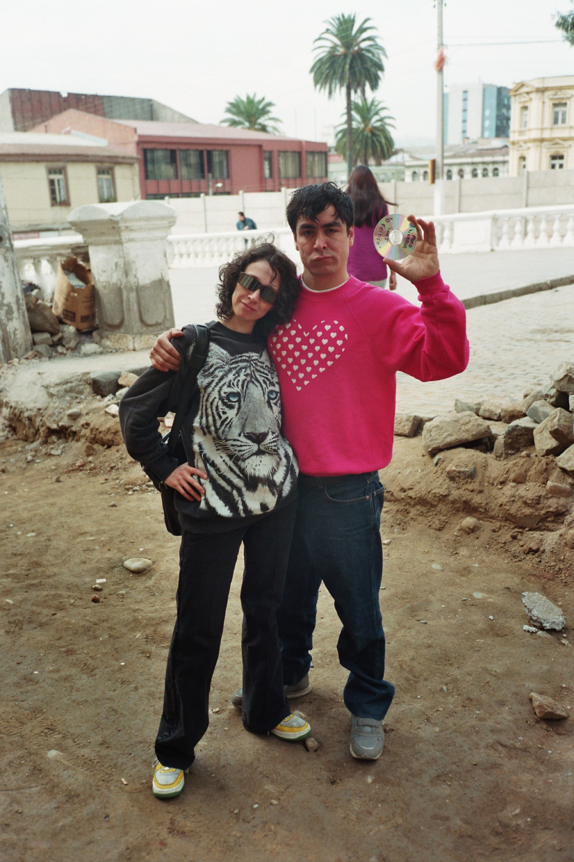 EiEi, Esther Eppstein, message salon und Diego Fernández, Galeria Chilena, Valparaiso, Chile