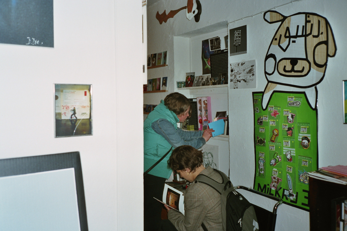 message salon shop und videoclub 2001–2005, message salon Rigiplatz, Zürich