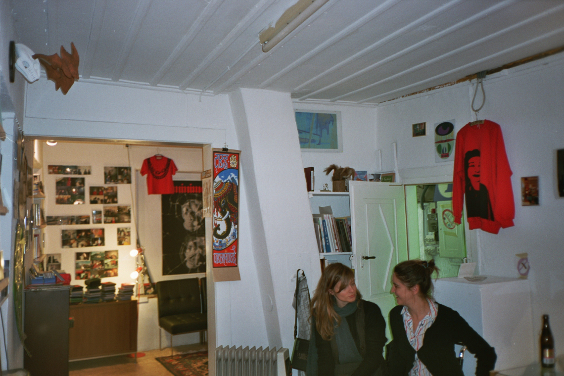 message salon shop und videoclub 2001–2005, message salon Rigiplatz, Zürich