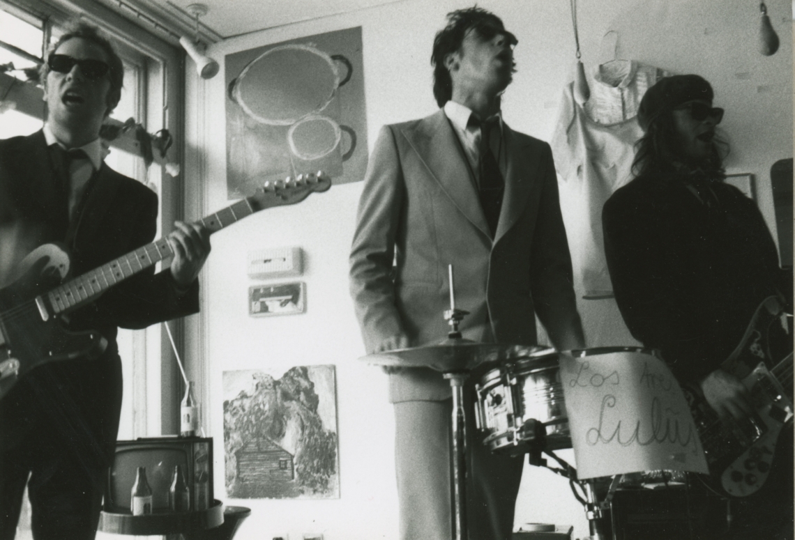 Esther Eppstein und Selina Trepp "Bodenlose Tiefpreise", Performance Los Tres Lulus, Monotony, Zürich