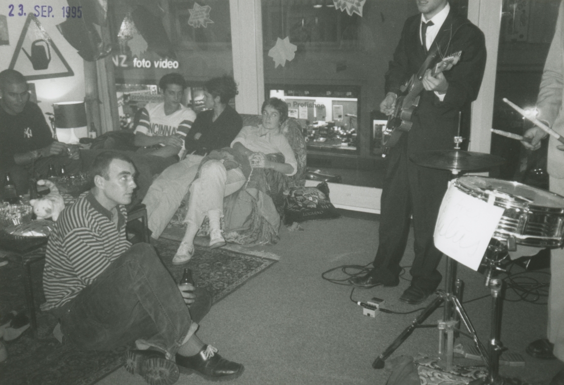 Esther Eppstein und Selina Trepp "Bodenlose Tiefpreise", Monotony, Zürich