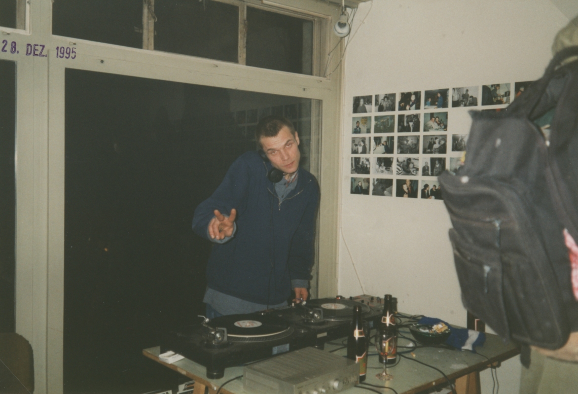 Esther Eppstein "Erkenne dich selbst im Lichtermeer des Rennwegs", DJ Kay-Zee, Monotony, Zürich