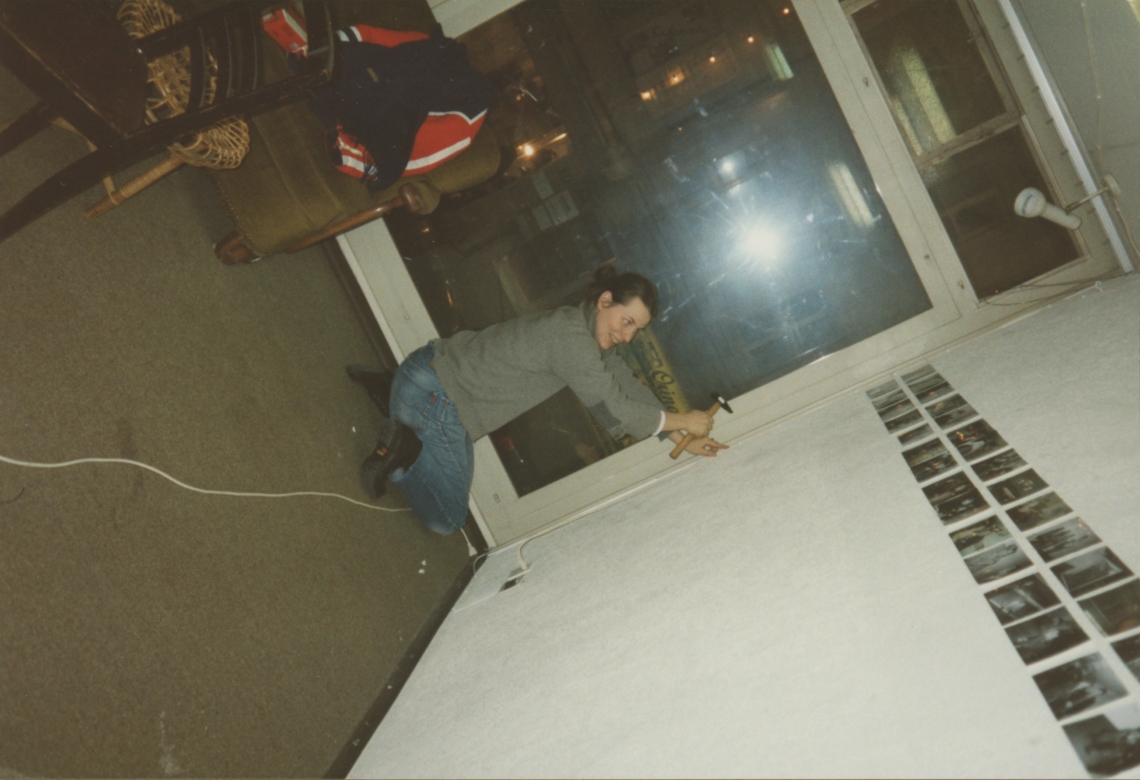 Esther Eppstein "Erkenne dich selbst im Lichtermeer des Rennwegs", Aufbau der Ausstellung, Monotony, Zürich