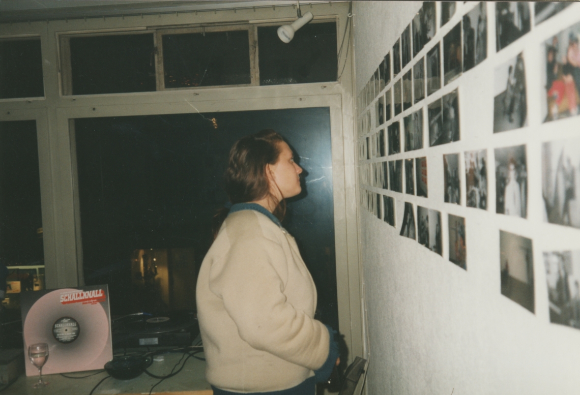 Esther Eppstein "Erkenne dich selbst im Lichtermeer des Rennwegs", Monotony, Zürich