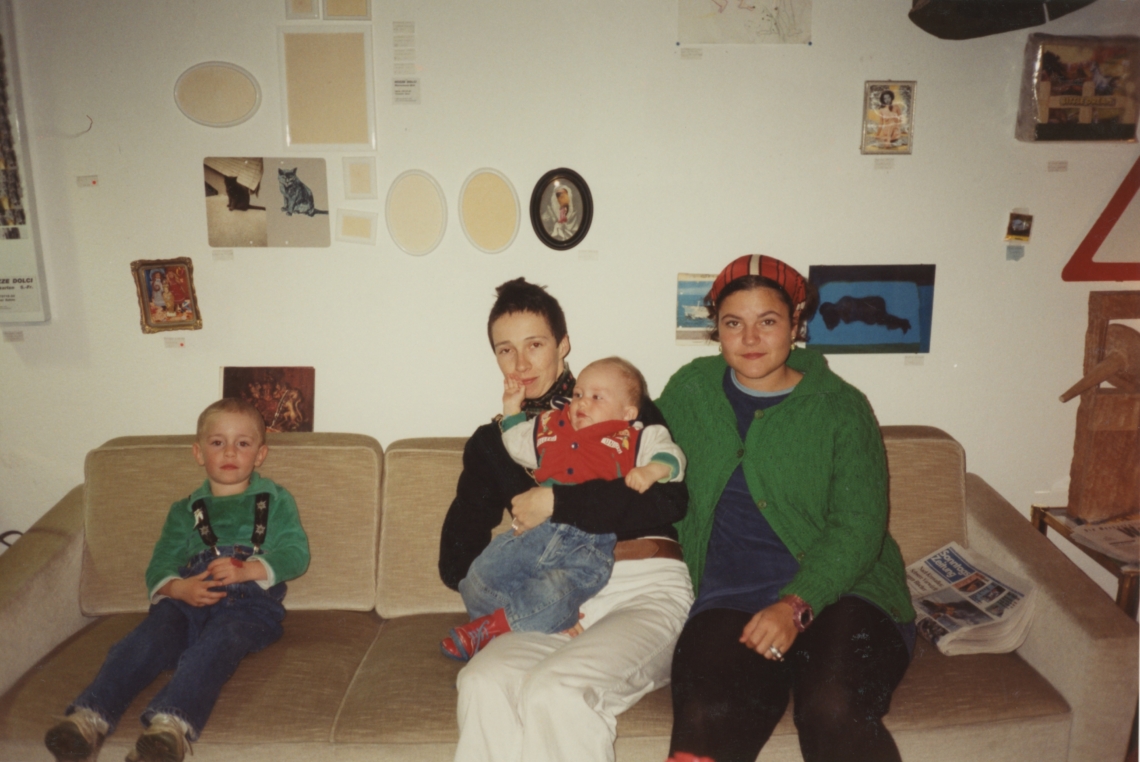 Esther Eppstein und Selina Trepp "Bodenlose Tiefpreise", Monotony, Zürich