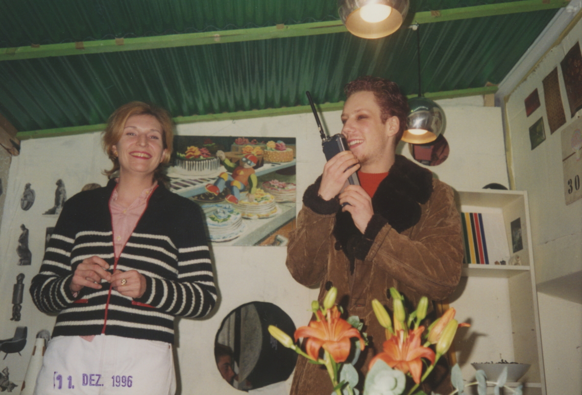 "Living Room". Anders Guggisberg, Andres Lutz, Roland Widmer, Peter Weber, message salon, Zürich 1996