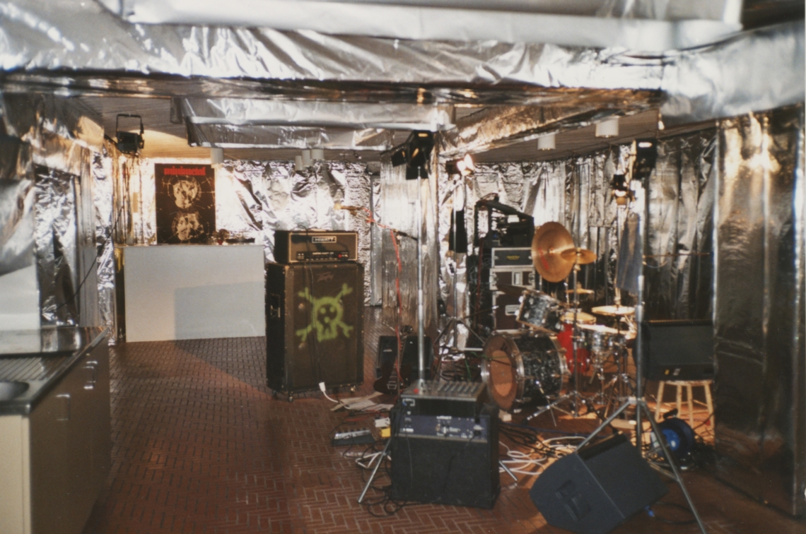 Das kleine Festival, Minimetal "Rock-Installation mit Schlagzeug und elektrischer Gitarre", Probe im message salon Rigiplatz, Zürich