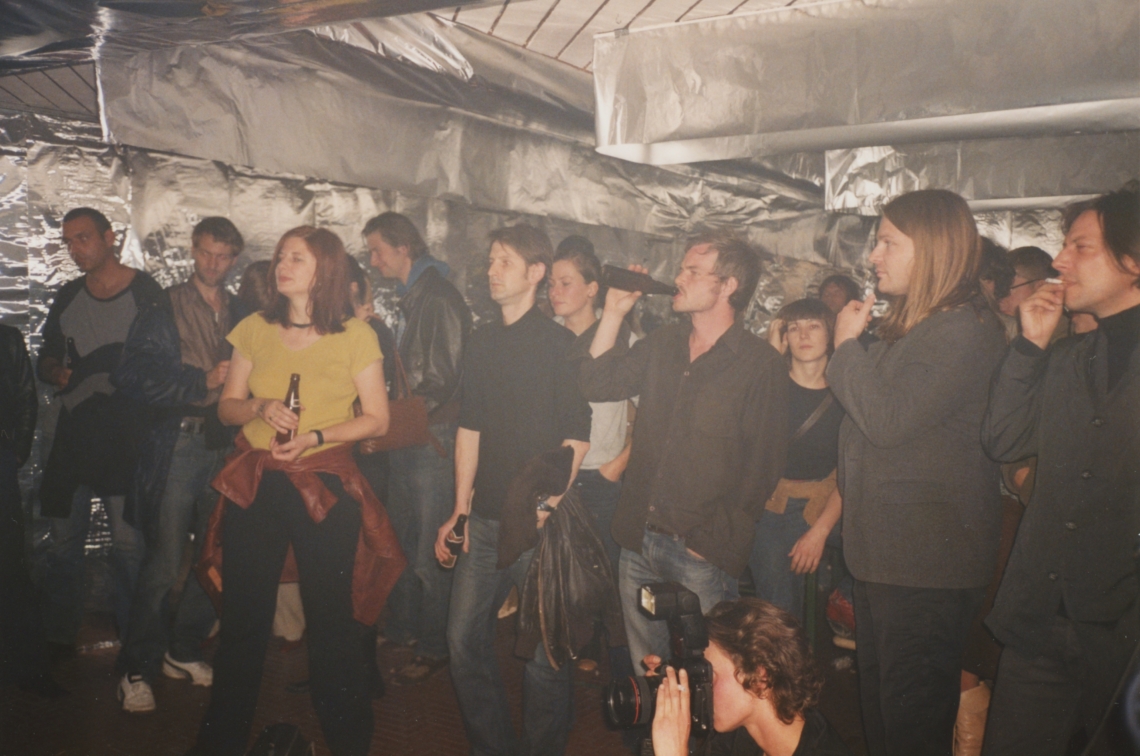 Das kleine Festival, Minimetal "Rock-Installation mit Schlagzeug und elektrischer Gitarre",  message salon Rigiplatz, Zürich