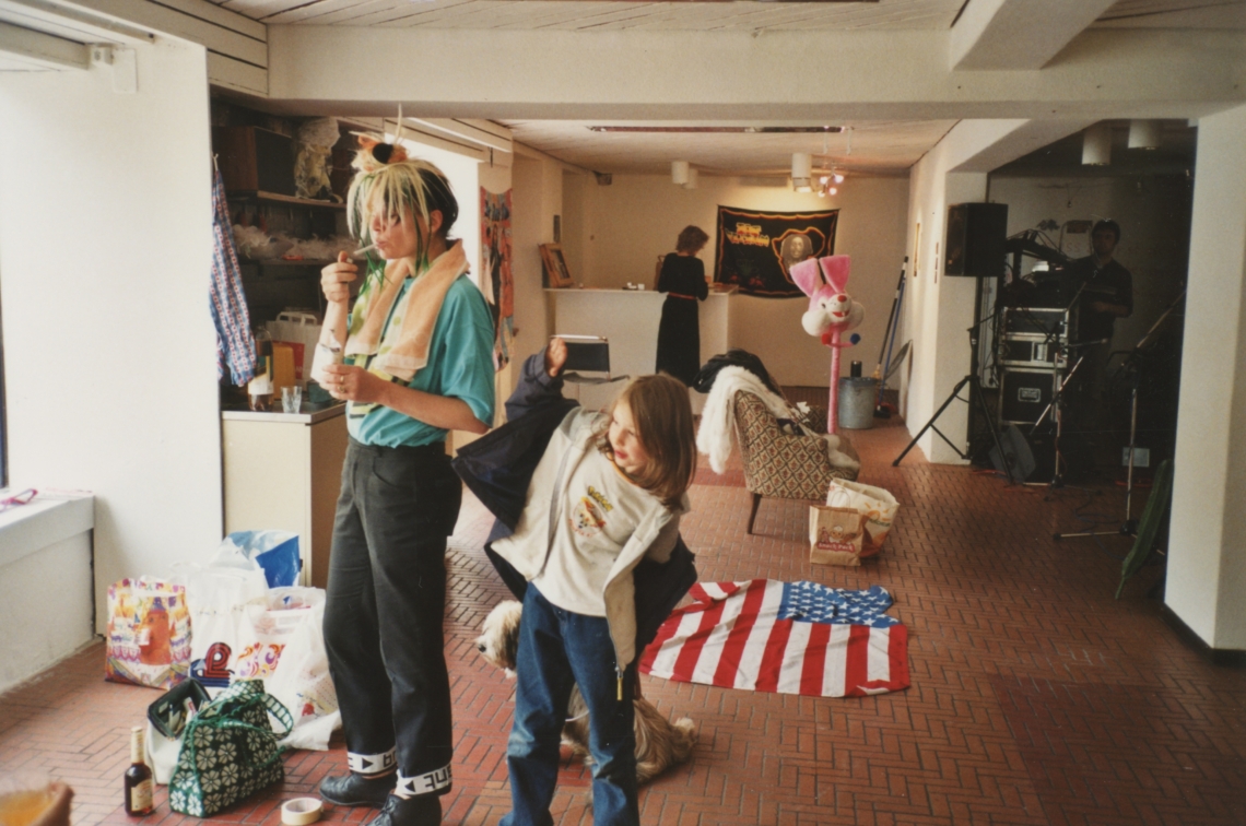 Das kleine Festival, Susann Walder "Peace", Aufbau, message salon Rigiplatz, Zürich