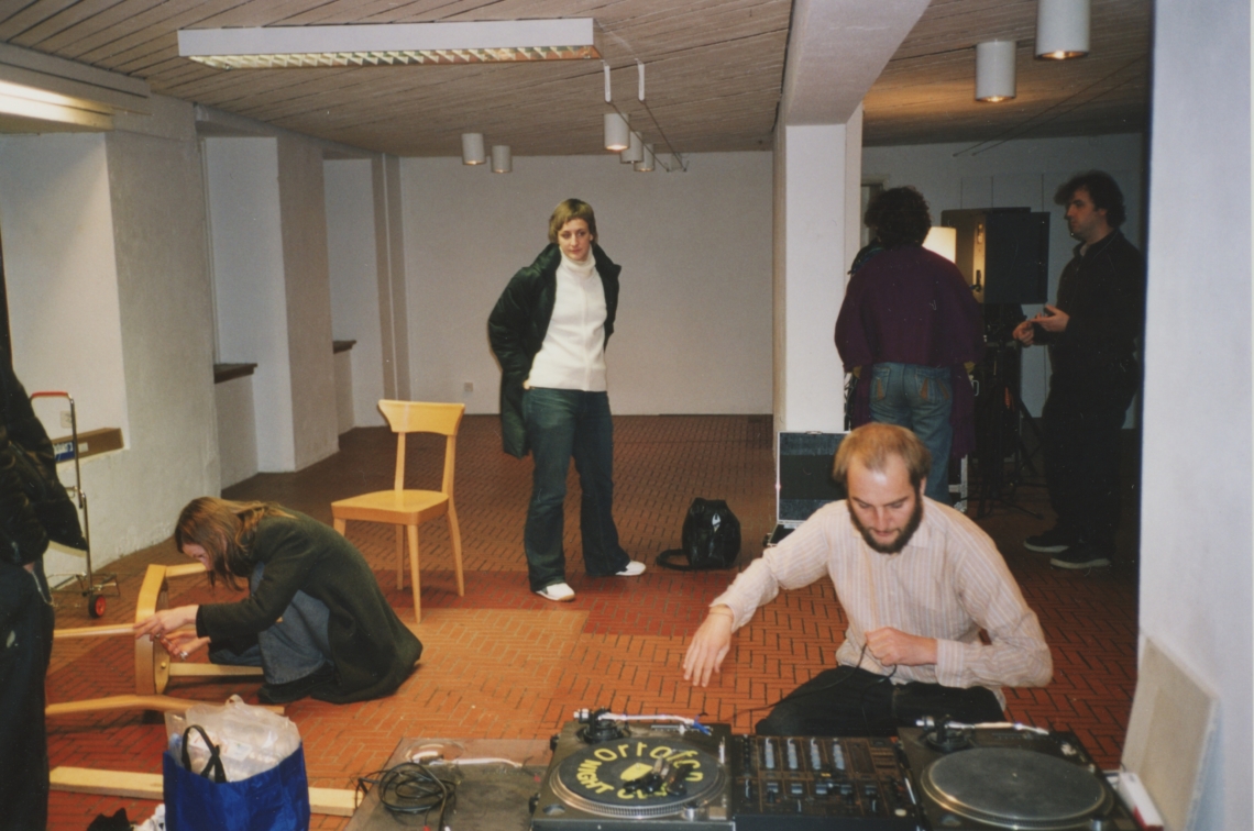 Das kleine Festival, Alexandra Bachzetsis, Mette Edvardsen, Eva Keller-Meyer, Will Holder, Probe im message salon Rigiplatz, Zürich