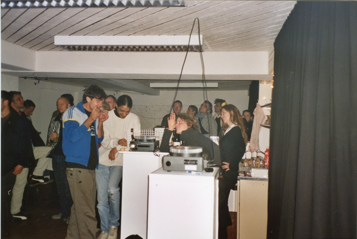 Saskja Rosset "Findling", message salon Rigiplatz, Zürich