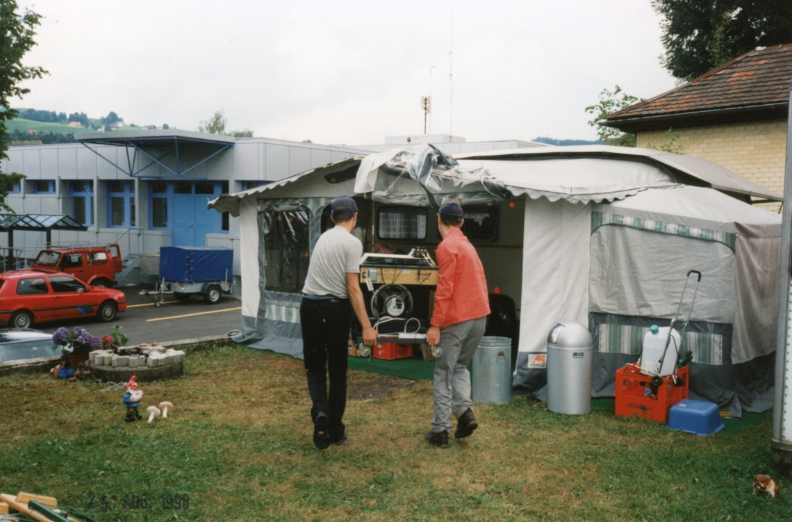 Die message salon Ferienkolonie mit Andres Lutz und Anders Guggisberg, message salon Wohnwagen, Appenzell